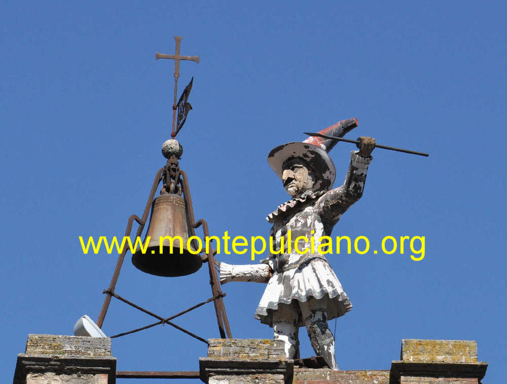 La torre dell’Orologio di Pulcinella
